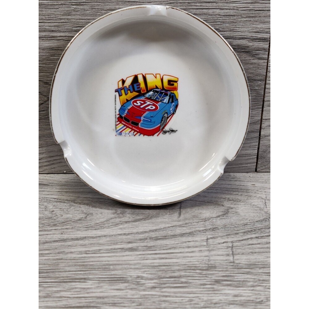 Vintage NASCAR RICHARD PETTY THE KING ASHTRAY
